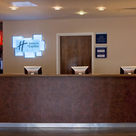 Holiday Inn Express Slough Interior foto